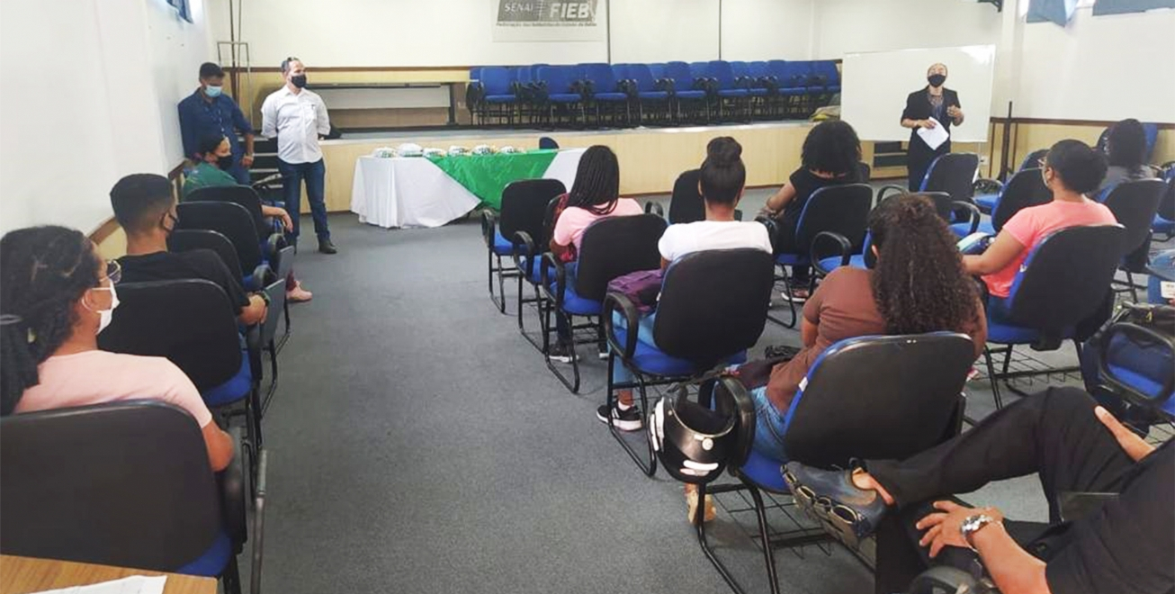 Prefeitura de Feira retoma aulas presenciais de cursos profissionalizantes