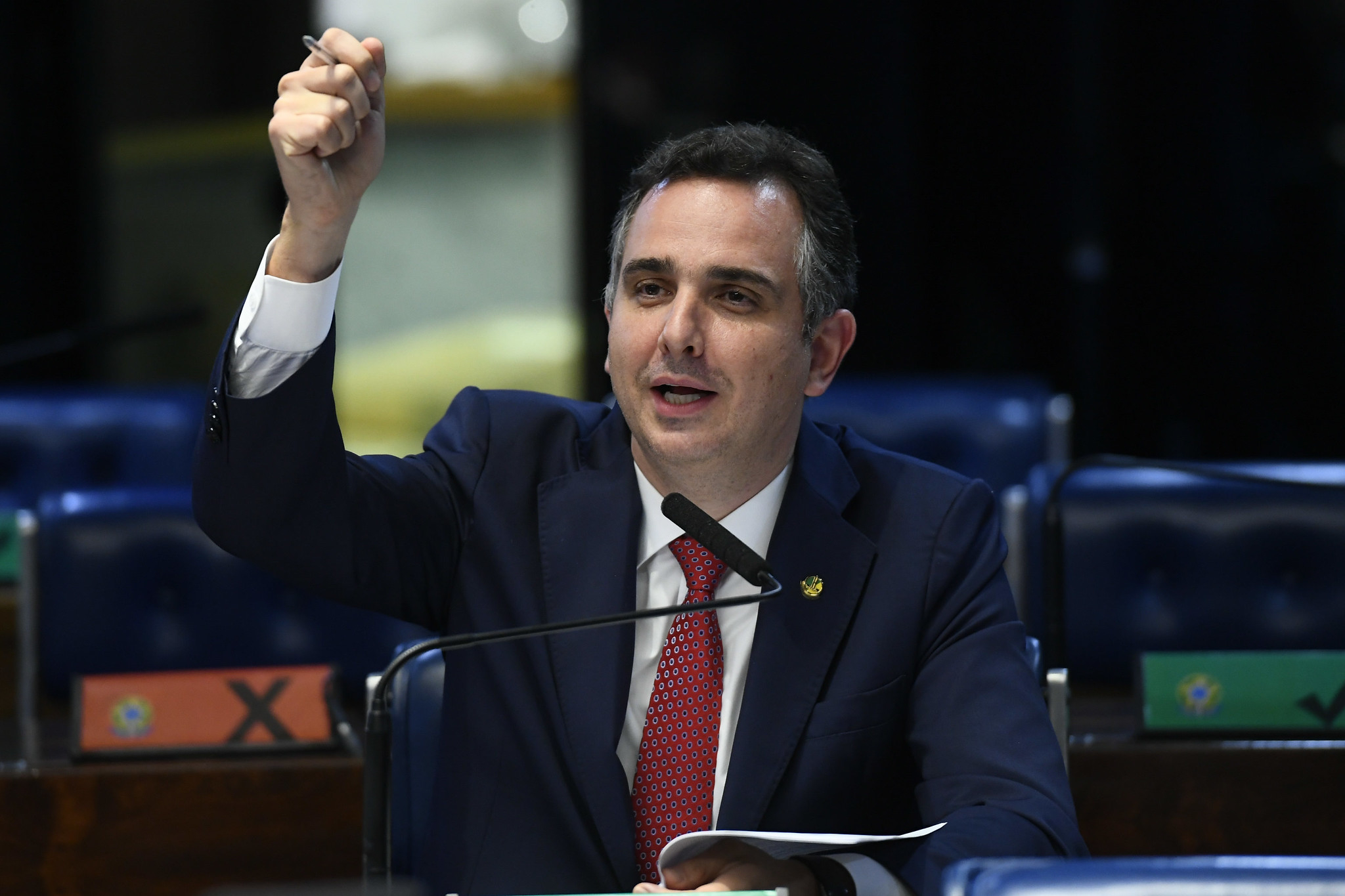 Rodrigo Pacheco, do DEM, é eleito presidente do Senado com apoio de Bolsonaro e 10 partidos