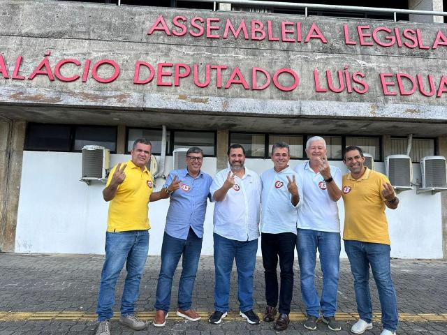 Santo Estêvão: Hugo Nogueira (MDB) desiste de candidatura e declara apoio a Val de Dezinho (PT) para prefeito de Santo Estêvão